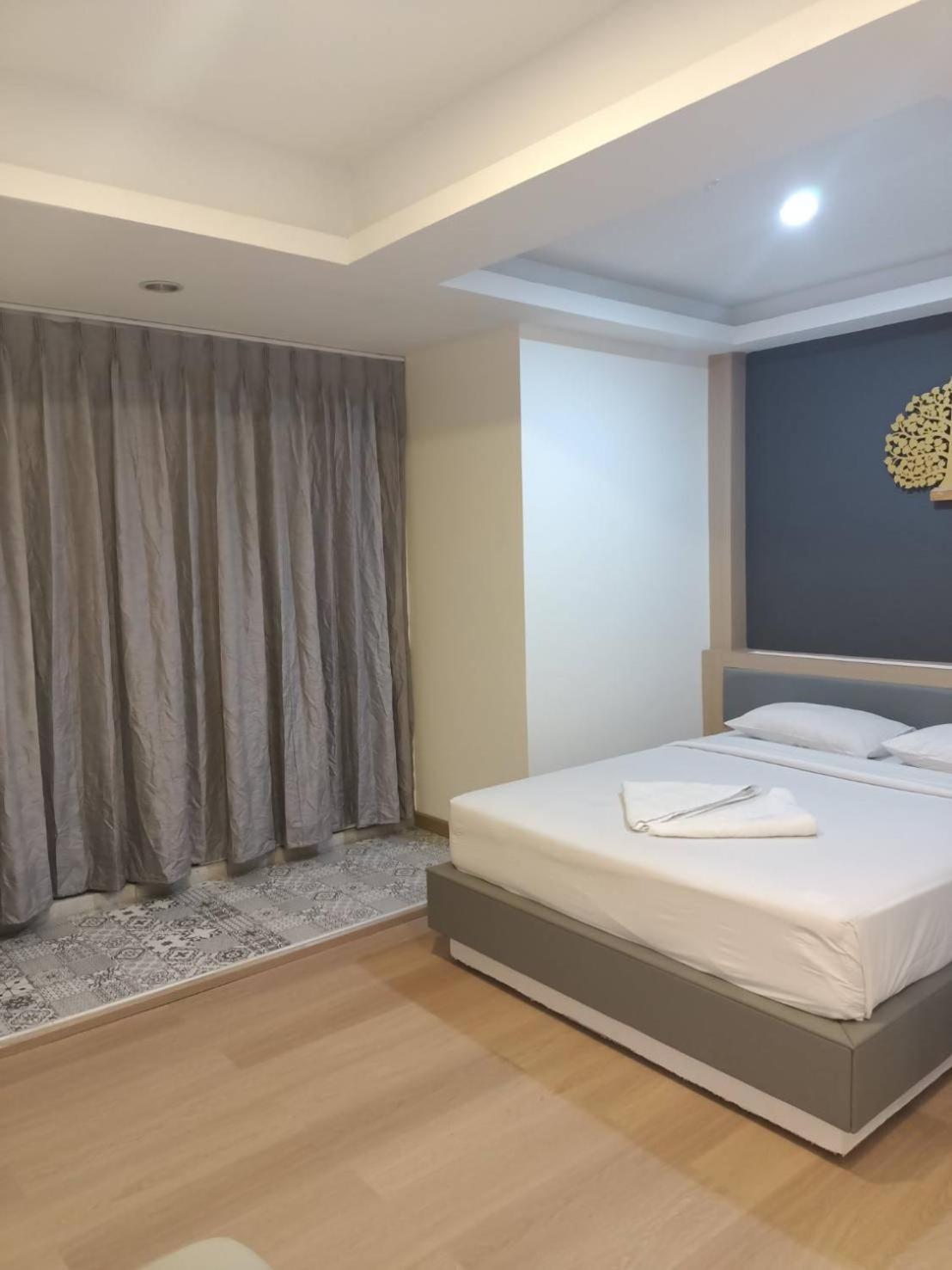 Royal Garden Home Hotel Bangkok Ngoại thất bức ảnh