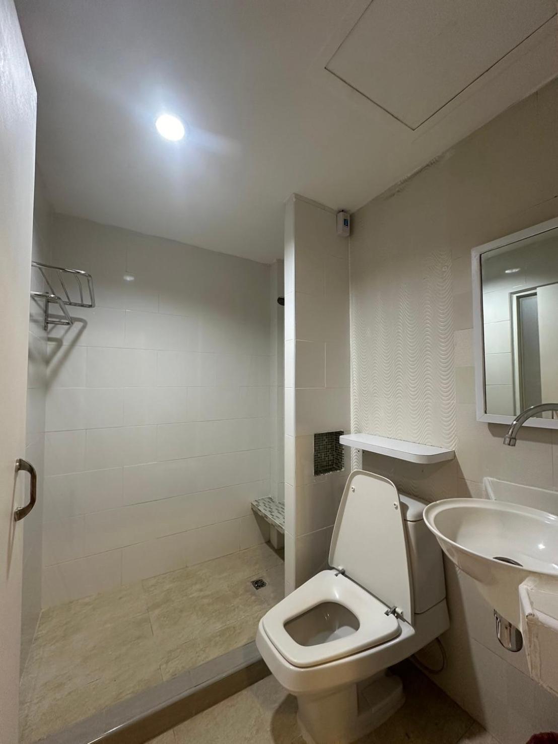 Royal Garden Home Hotel Bangkok Ngoại thất bức ảnh