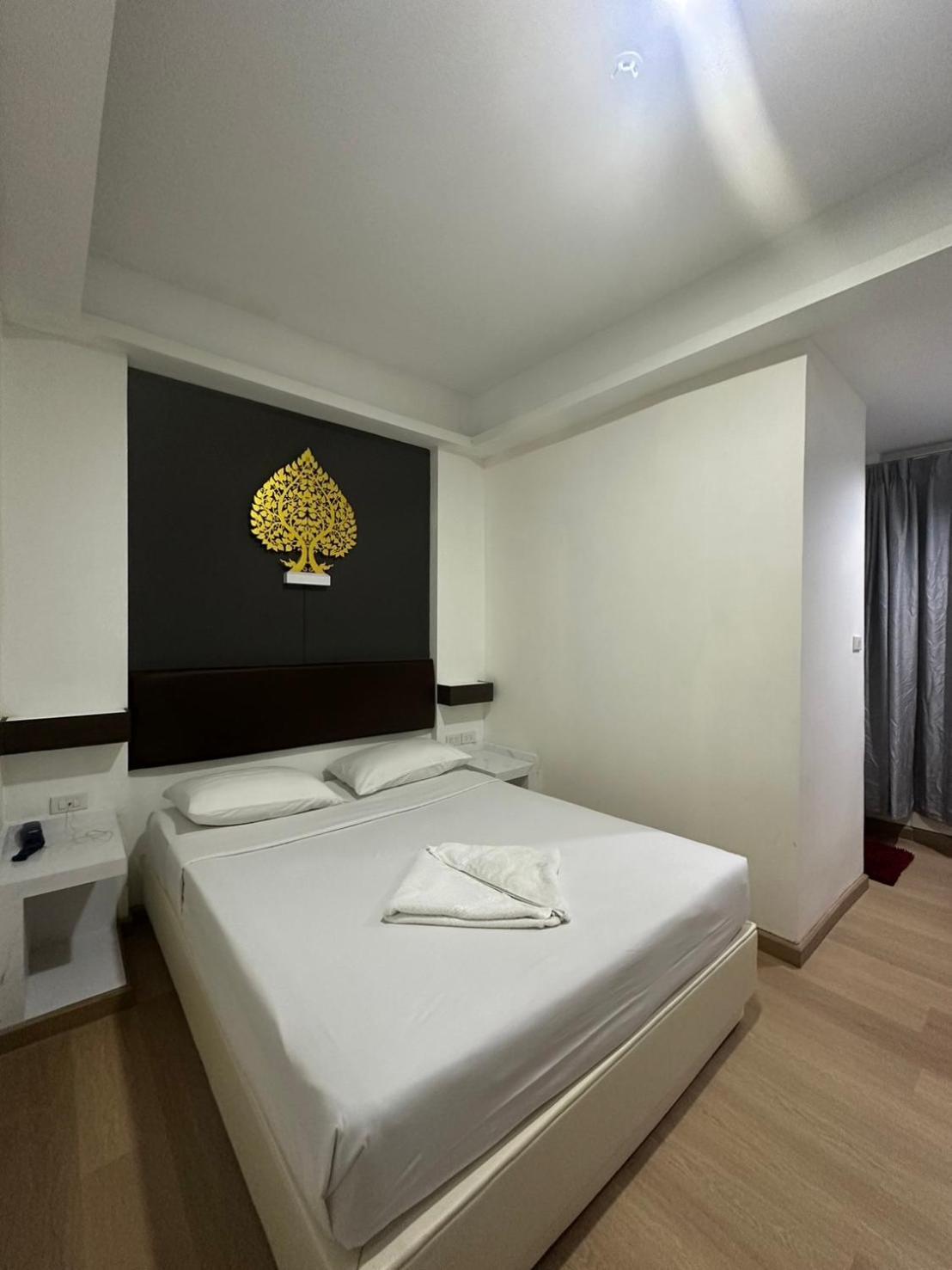 Royal Garden Home Hotel Bangkok Ngoại thất bức ảnh