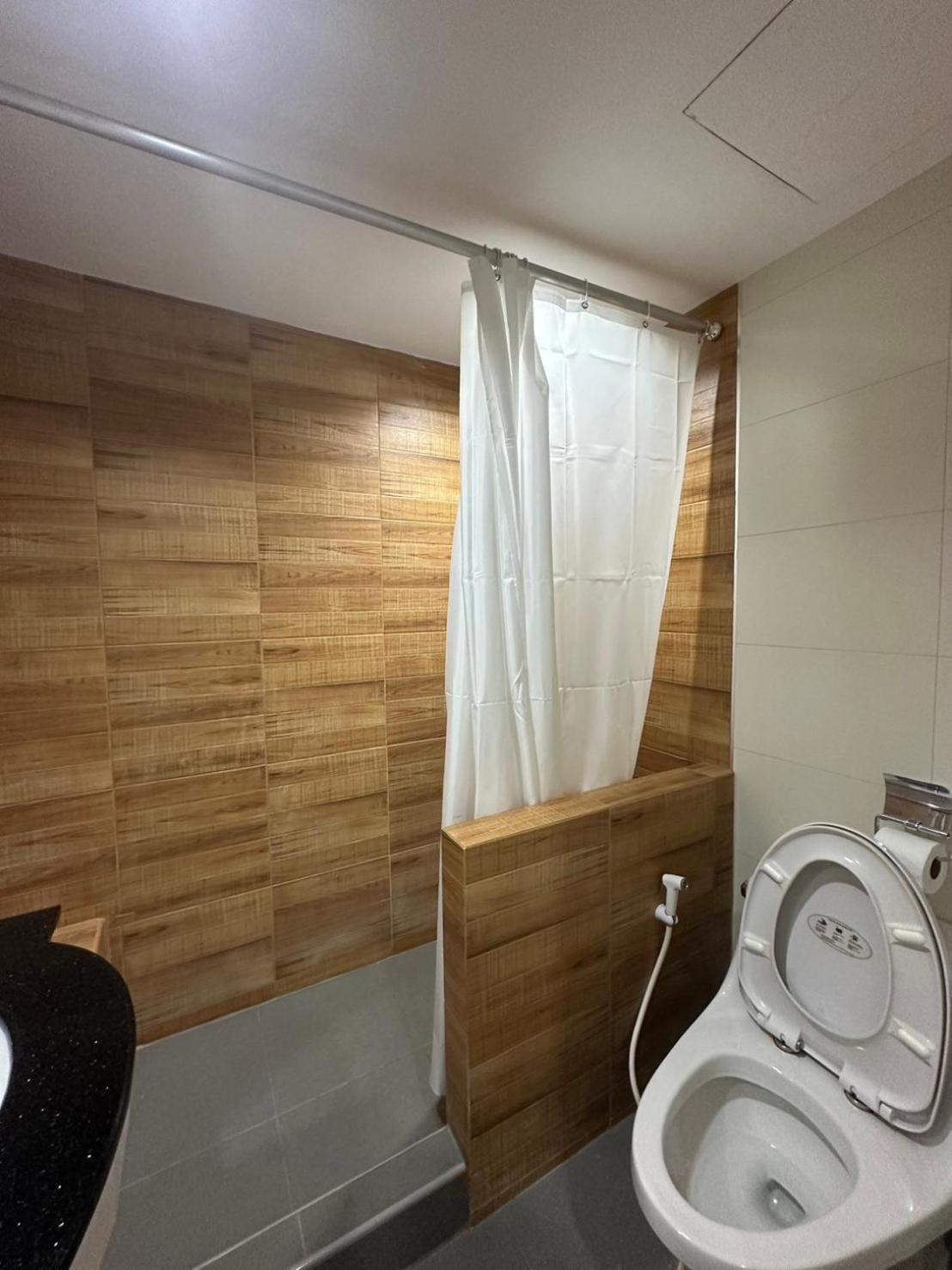 Royal Garden Home Hotel Bangkok Ngoại thất bức ảnh
