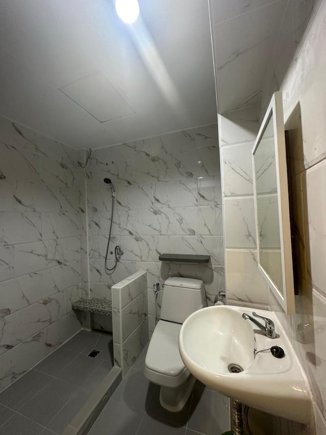 Royal Garden Home Hotel Bangkok Ngoại thất bức ảnh