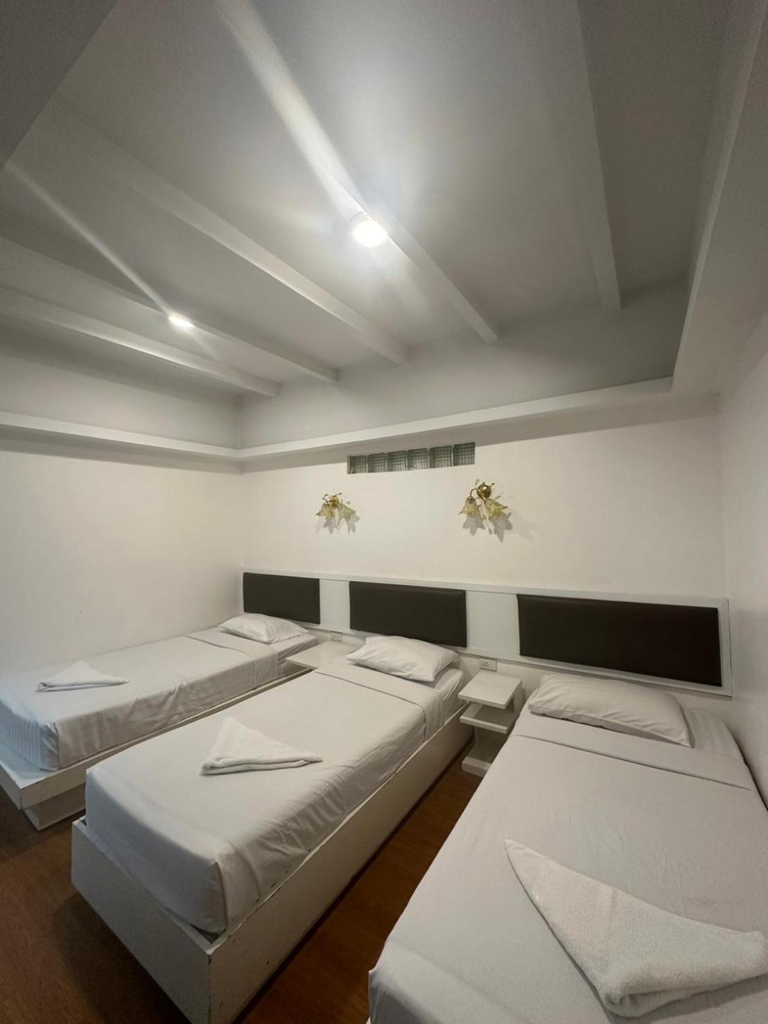 Royal Garden Home Hotel Bangkok Ngoại thất bức ảnh
