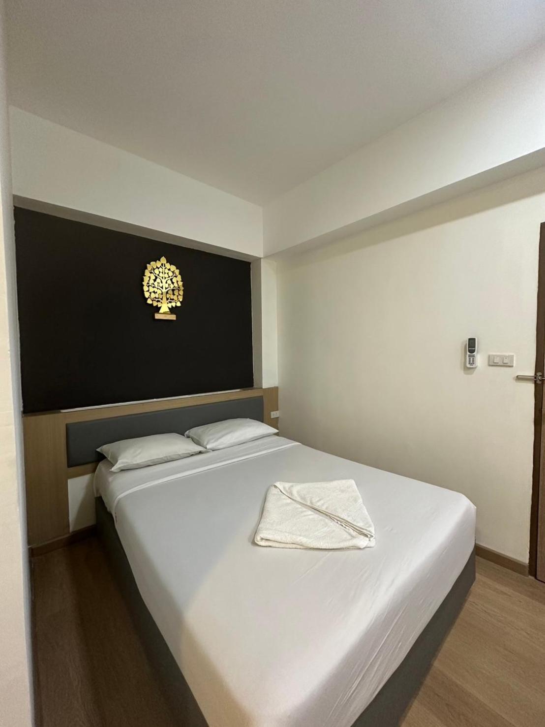 Royal Garden Home Hotel Bangkok Ngoại thất bức ảnh