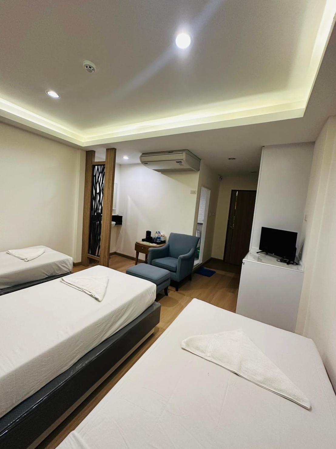 Royal Garden Home Hotel Bangkok Ngoại thất bức ảnh