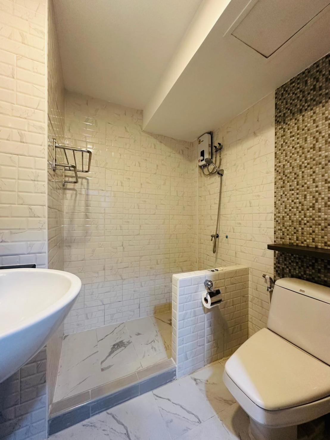Royal Garden Home Hotel Bangkok Ngoại thất bức ảnh