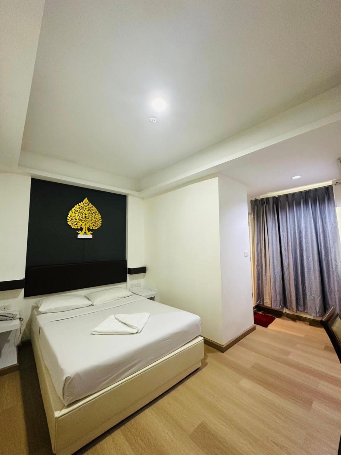 Royal Garden Home Hotel Bangkok Ngoại thất bức ảnh