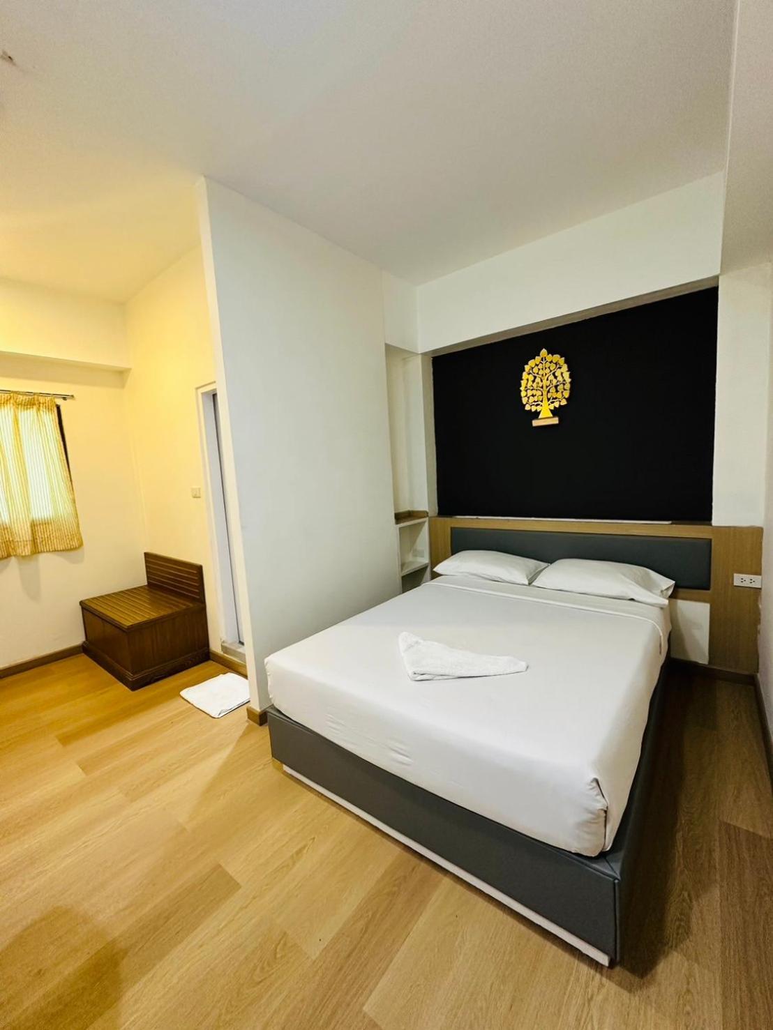 Royal Garden Home Hotel Bangkok Ngoại thất bức ảnh