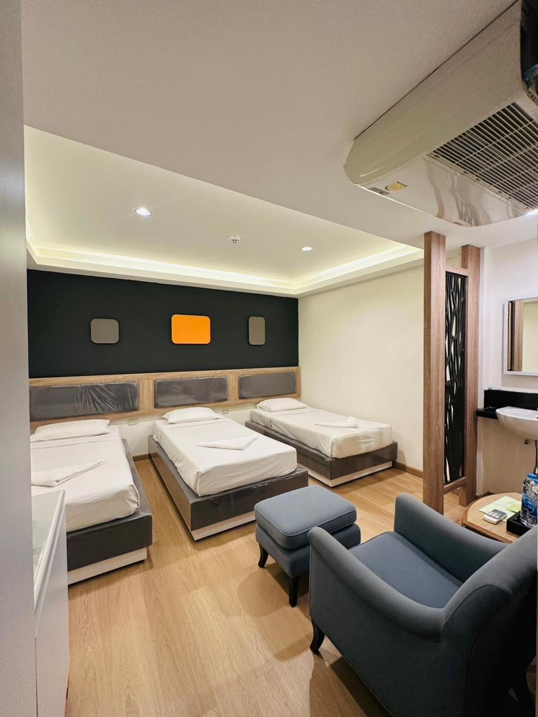 Royal Garden Home Hotel Bangkok Ngoại thất bức ảnh