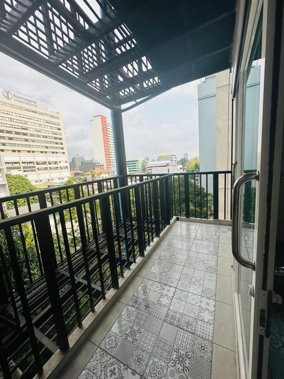 Royal Garden Home Hotel Bangkok Ngoại thất bức ảnh